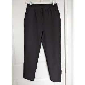 Aritzia The Group by Babaton Weekender Pant - size M, black
